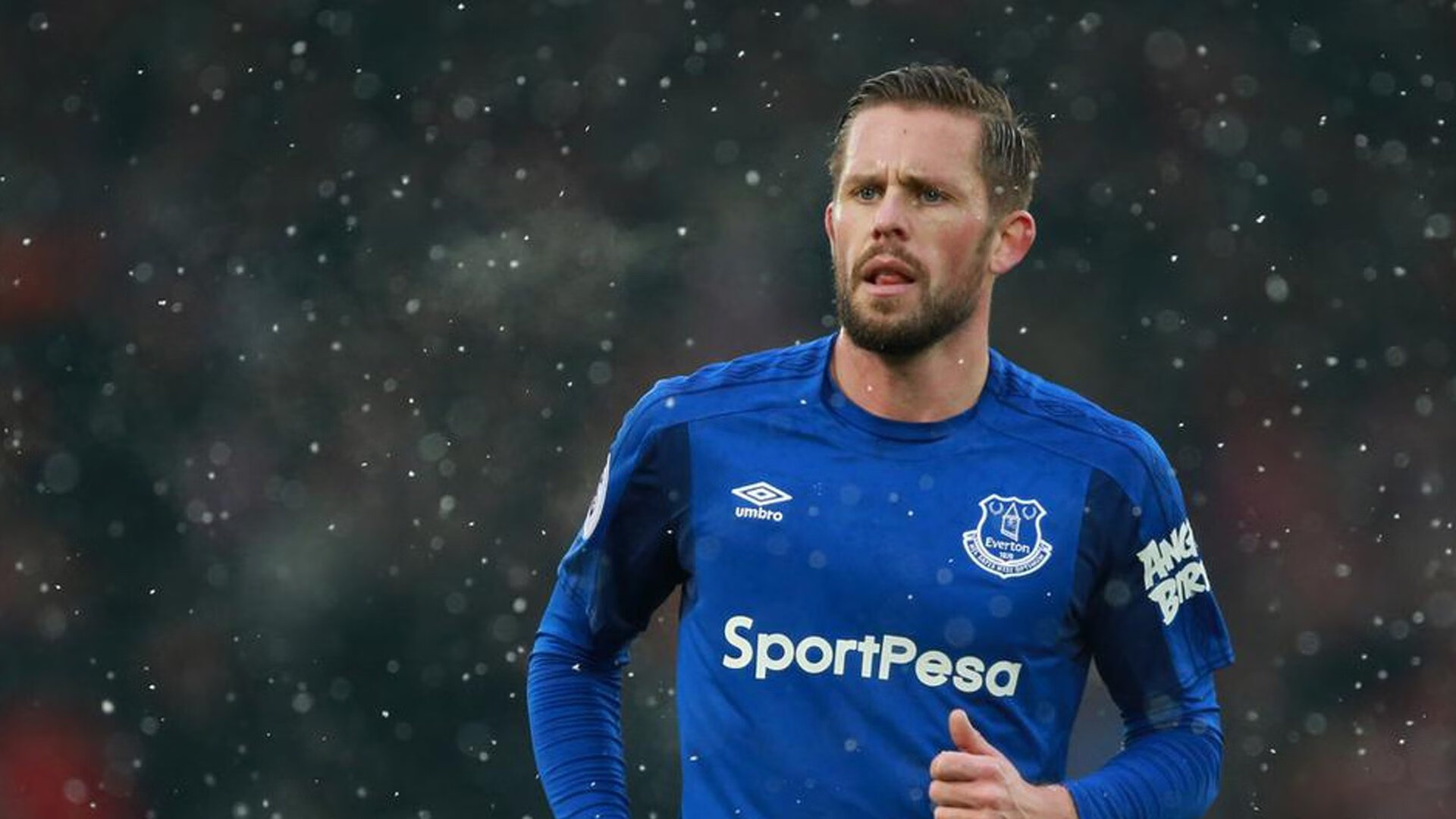 开云体育中国官网-阿森纳门将莱诺多次神勇扑救，保住球门不失，莱诺阿森纳什么水平