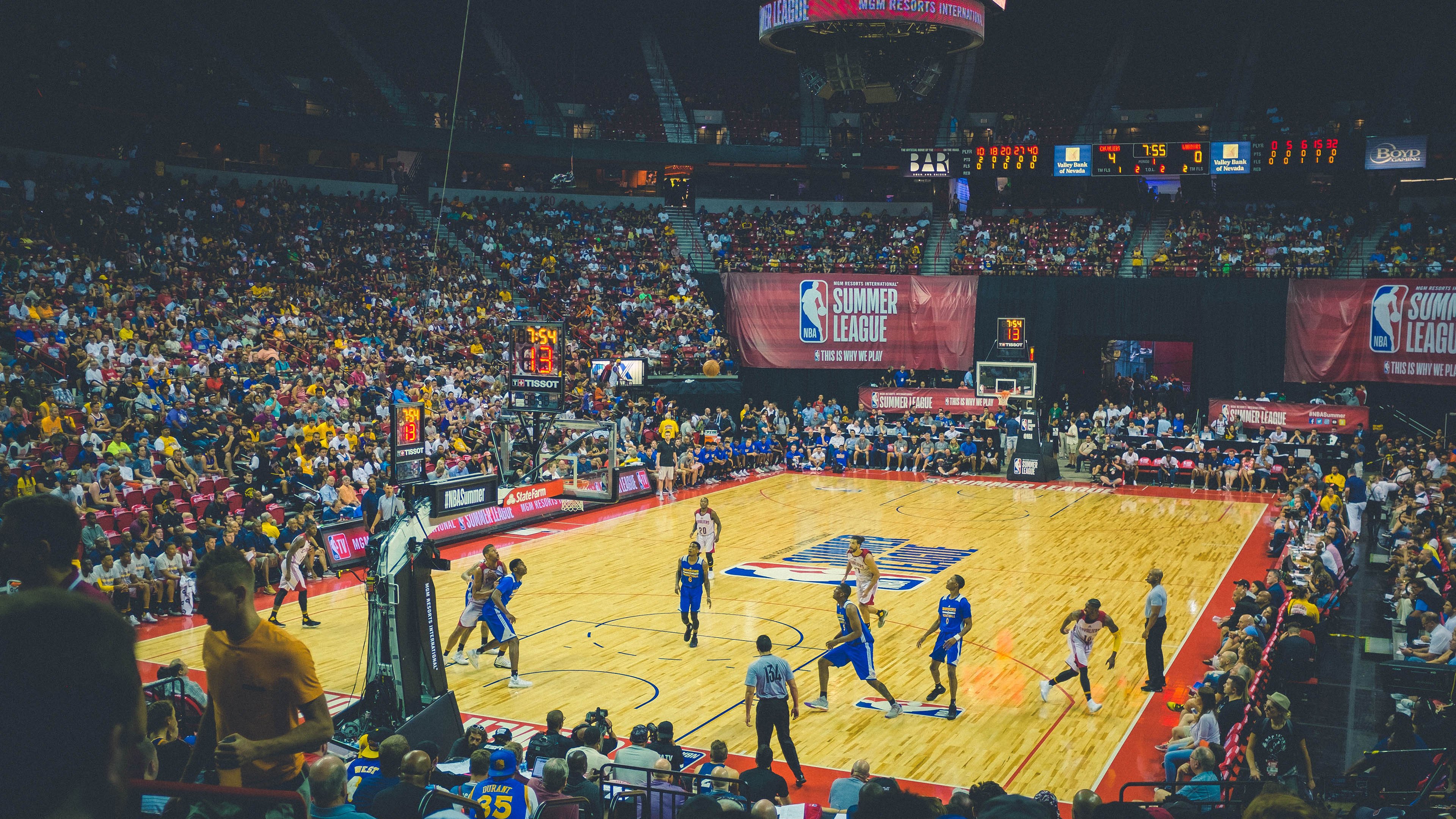 足球场国际化：打造全球影响的超级场馆，国际足球场的标准是什么